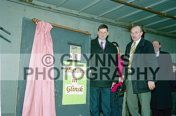 Glinsk Park Opening (Éamon Ó Cuív) 2003 0001