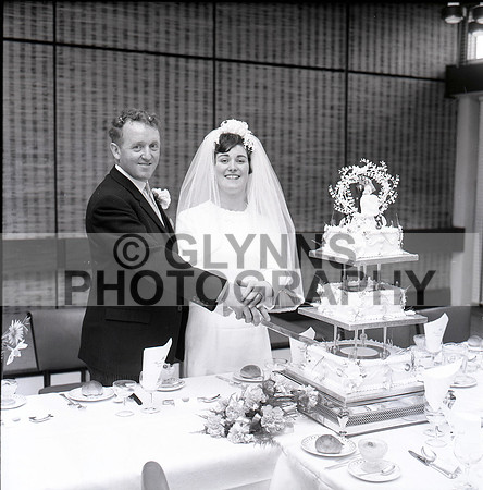 Tansey and Giblin, Betty (Wedding) 04-1968_0023