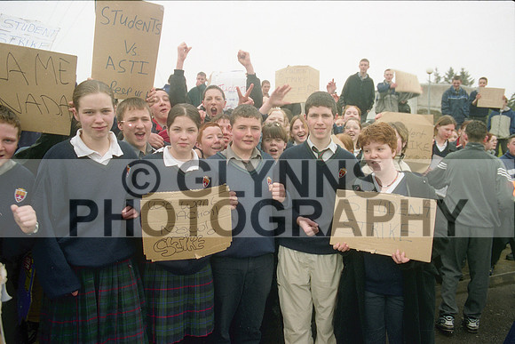 Castlerea Community School Student Protest 2001 0001