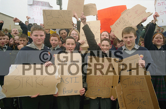 Castlerea Community School Student Protest 2001 0006
