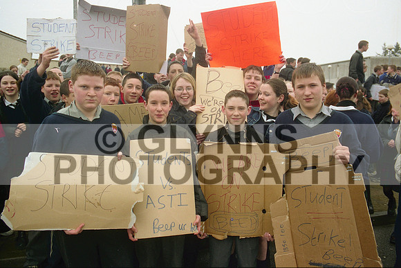Castlerea Community School Student Protest 2001 0003