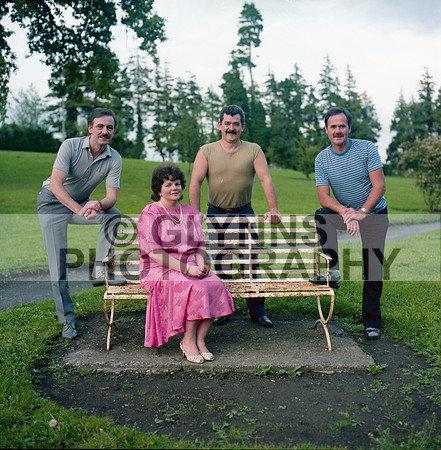 Margaret and The Outsiders (Demense, Castlerea) 1987_0007