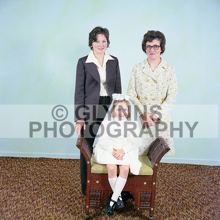Castlerea Communion 1975 (Studio)_0041