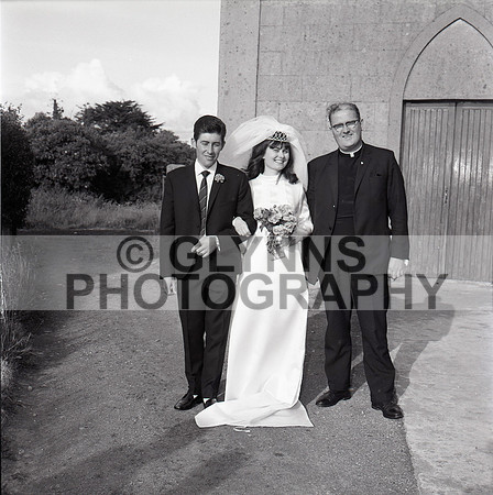 Harte and McLoughlin (Wedding - Kilkerrin)_0005