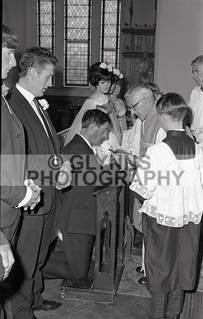 Giblin (Lisacul) and Shaunhnessy, Mary (Ballintubber) (Wedding) 28-08-1968_0025