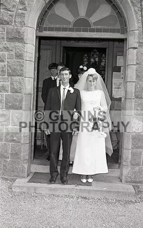 Giblin (Lisacul) and Shaunhnessy, Mary (Ballintubber) (Wedding) 28-08-1968_0031