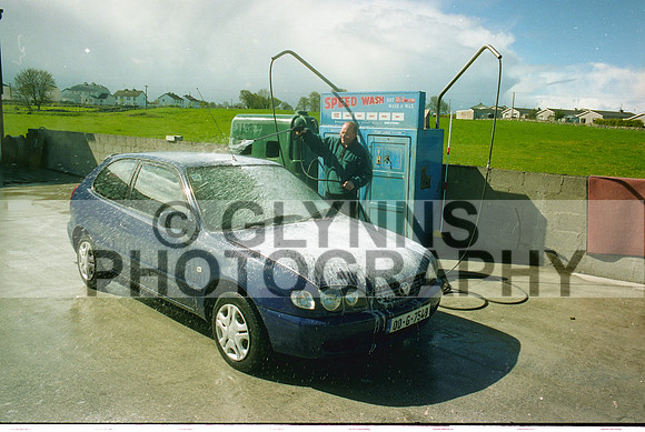 Castlerea Woods Gala Shop Opening (Michael Le Vell Visit) 2002_0032