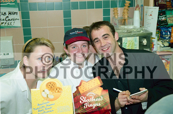 Castlerea Woods Gala Shop Opening (Michael Le Vell Visit) 2002_0001