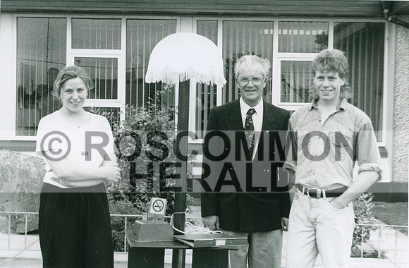 1996-08-23 RH Collecting projects C.B.S. Ros. Pic. Aisling Leydon