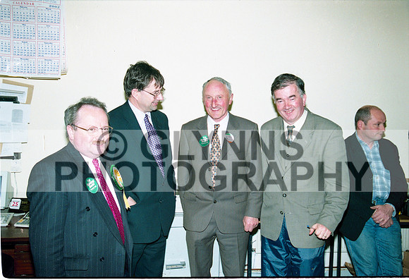 Castlerea Fianna Fáil (Eamon O'Cuiv Visit) 2002 0001