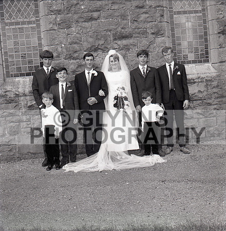 Giblin (Lisacul) and Shaunhnessy, Mary (Ballintubber) (Wedding) 28-08-1968_0019