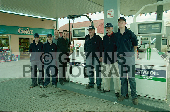 Castlerea Woods Gala Shop Opening (Michael Le Vell Visit) 2002_0029