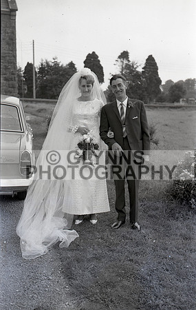 Giblin (Lisacul) and Shaunhnessy, Mary (Ballintubber) (Wedding) 28-08-1968_0028