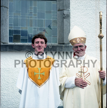 Devine, Fr. Padraig (Ordination - Frenchpark) 17-08-1988_0085
