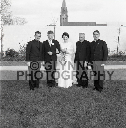 Carty, Andy and Howley, Angela (Ballygar - Wedding) 30-11-1968 0017
