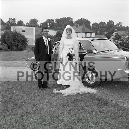 Giblin (Lisacul) and Shaunhnessy, Mary (Ballintubber) (Wedding) 28-08-1968_0018