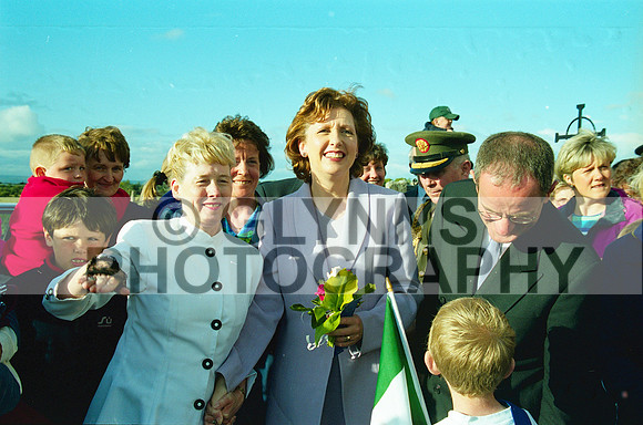 Ballaghaderreen Douglas Hyde Centre (President Mary McAleese) 1998 0008