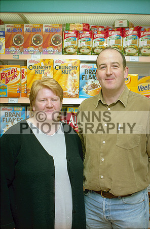 Castlerea Woods Gala Shop Opening (Michael Le Vell Visit) 2002_0037