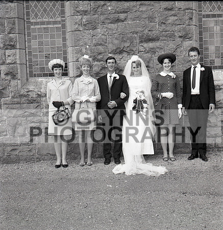 Giblin (Lisacul) and Shaunhnessy, Mary (Ballintubber) (Wedding) 28-08-1968_0020