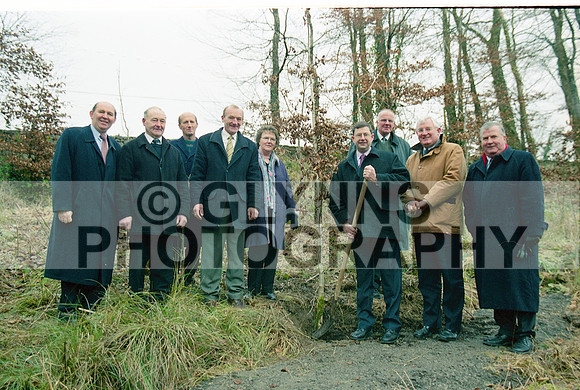 Glinsk Park Opening (Éamon Ó Cuív) 2003 0013