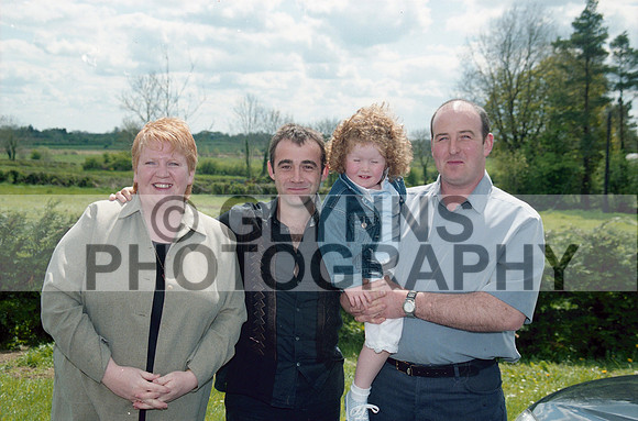 Castlerea Woods Gala Shop Opening (Michael Le Vell Visit) 2002_0018