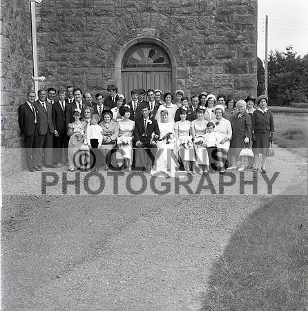 Giblin (Lisacul) and Shaunhnessy, Mary (Ballintubber) (Wedding) 28-08-1968_0008