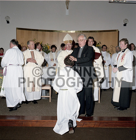 Devine, Fr. Padraig (Ordination - Frenchpark) 17-08-1988_0075