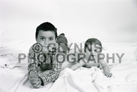 Unknown Family (Studio) 2004 (1) 0012