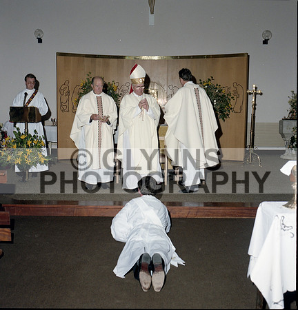 Devine, Fr. Padraig (Ordination - Frenchpark) 17-08-1988_0025