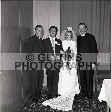 Thompson, Padraig and Margaret (Wedding)_0017