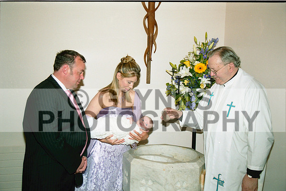 Kelly, John and Barbara (Christening - Frenchpark) 07-06-2005 0011