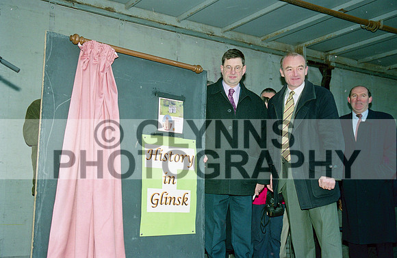 Glinsk Park Opening (Éamon Ó Cuív) 2003 0002
