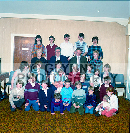 Owens, Theresa (Birthday Party - Abbey, Roscommon) 21-10-1984_0013