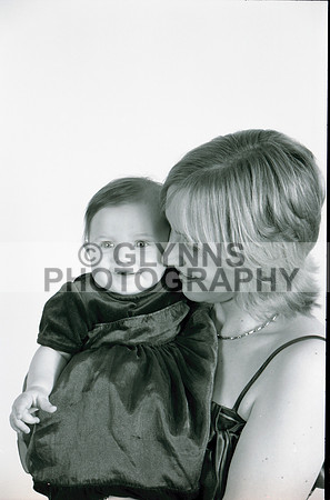 Unknown Family (Studio) 2004 (1) 0007
