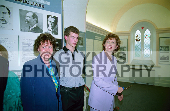 Ballaghaderreen Douglas Hyde Centre (President Mary McAleese) 1998 0015
