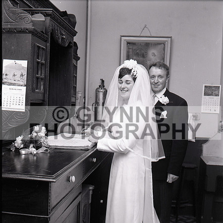 Tansey and Giblin, Betty (Wedding) 04-1968_0030