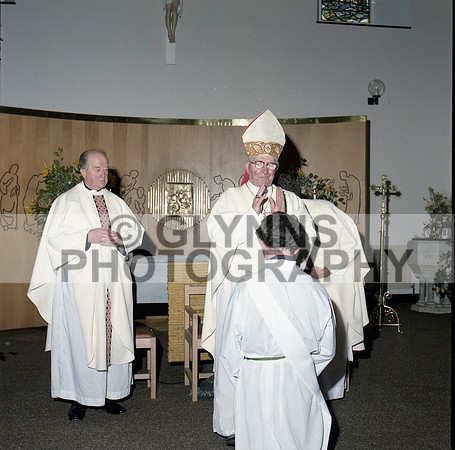 Devine, Fr. Padraig (Ordination - Frenchpark) 17-08-1988_0024