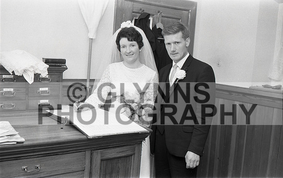 Carty, Andy and Howley, Angela (Ballygar - Wedding) 30-11-1968 0029