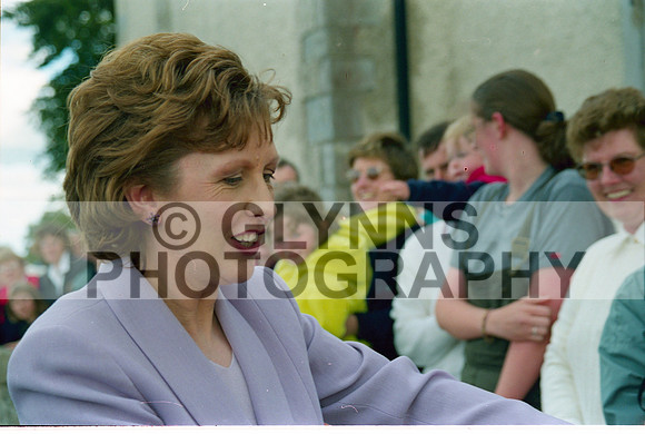 Ballaghaderreen Douglas Hyde Centre (President Mary McAleese) 1998 0023
