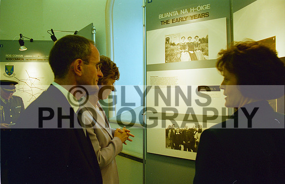 Ballaghaderreen Douglas Hyde Centre (President Mary McAleese) 1998 0018