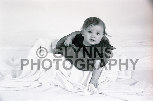 Unknown Family (Studio) 2004 (1) 0024