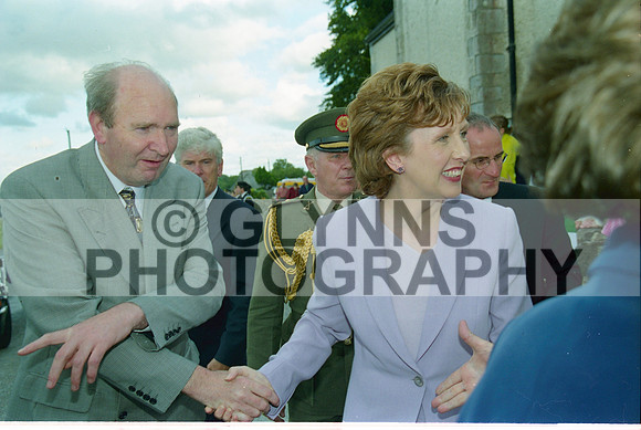 Ballaghaderreen Douglas Hyde Centre (President Mary McAleese) 1998 0024