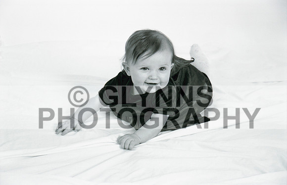 Unknown Family (Studio) 2004 (1) 0022