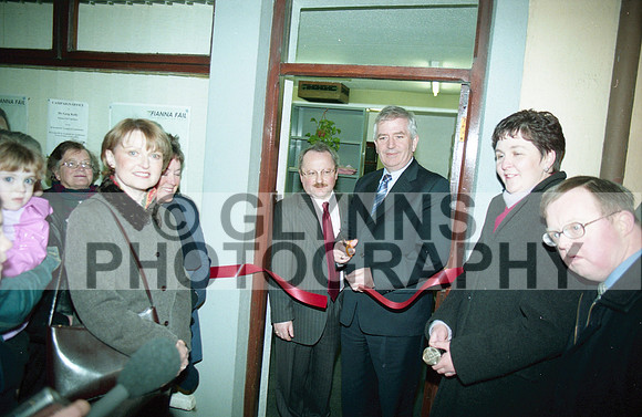 Castlerea Fianna Fáil (Charlie McCreevy and Dr. Greg Kelly) 2002 0008