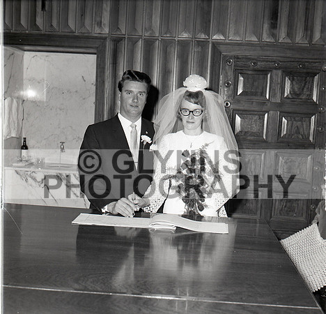 Thompson, Padraig and Margaret (Wedding)_0005