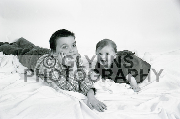 Unknown Family (Studio) 2004 (1) 0013