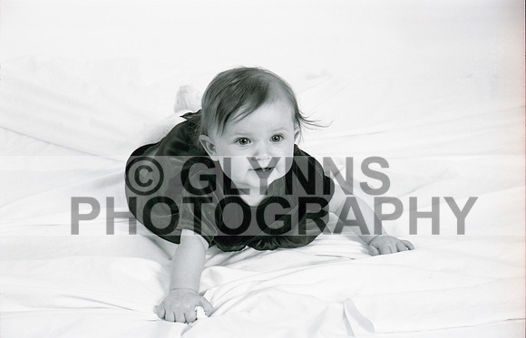 Unknown Family (Studio) 2004 (1) 0023