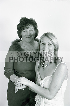 Unknown Family (Studio) 2004 (1) 0003