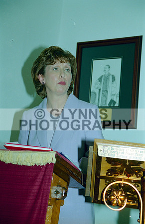 Ballaghaderreen Douglas Hyde Centre (President Mary McAleese) 1998 0021