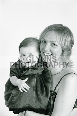 Unknown Family (Studio) 2004 (1) 0001